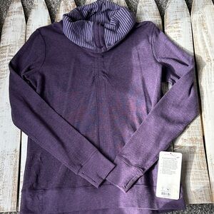 Lululemon In a Cinch Long Sleeve Tee Size 8 NWT Purple